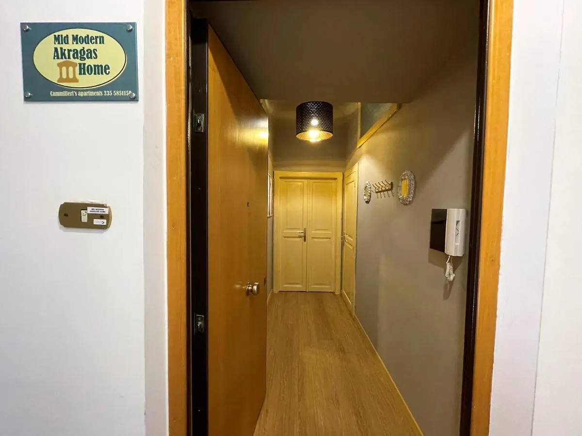 Mid Modern Akragas Home In Center With Sea View 아그리젠토 아파트