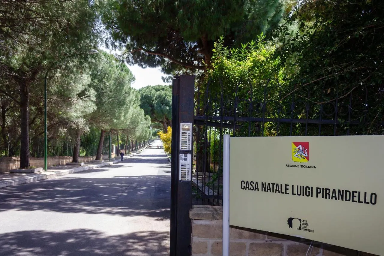 Mid Modern Akragas Home In Centro Con Vista Mare E Templi Via Atenea Agrigento 0*,